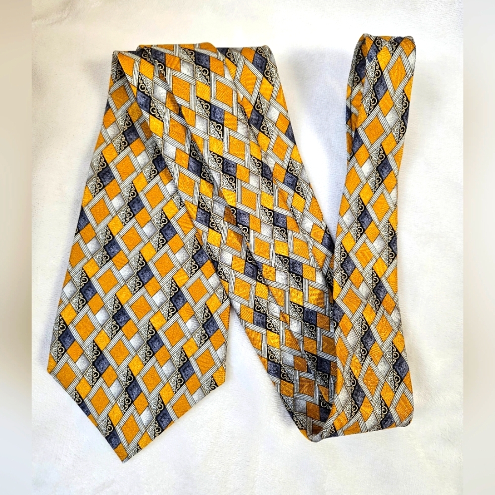 Countess Mara Geometric/Diamonds Patterned Men's Tie in Yellow and Gray 57"x4"